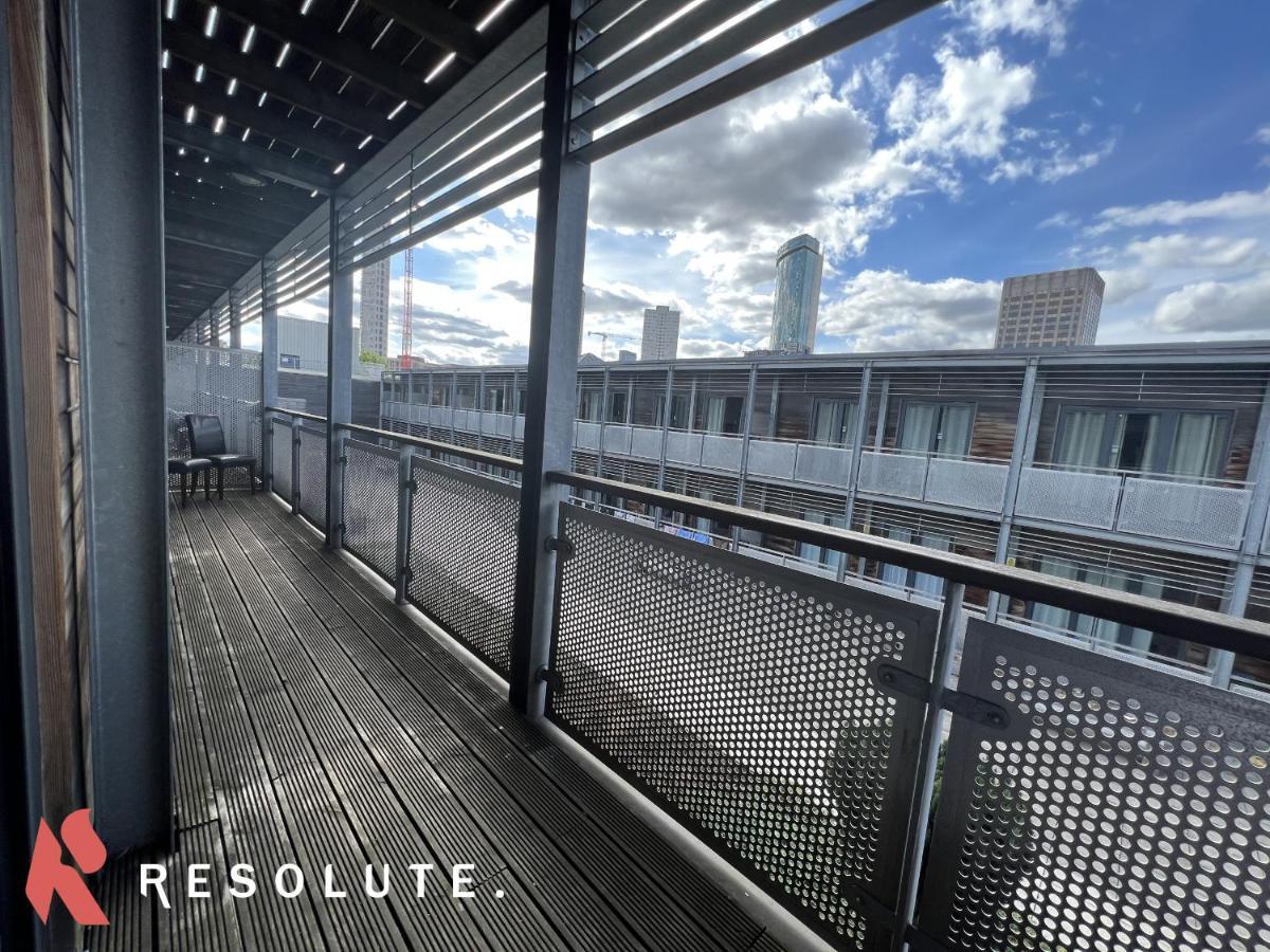 Spacious 2 Bedroom Arcadian Centre With Balcony & City Centre Apartment Birmingham